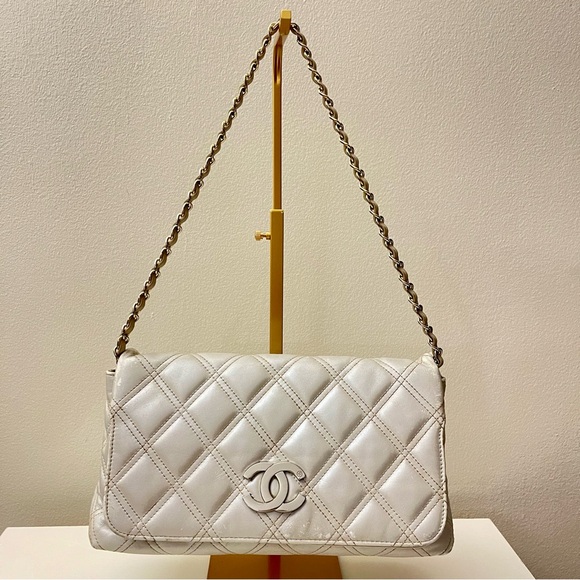 Vintage Chanel Quilted Leather Flap Bag - Light Grey - Picture 2 of 13